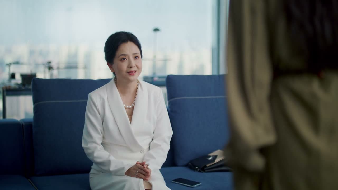 你和小轸也认识吧