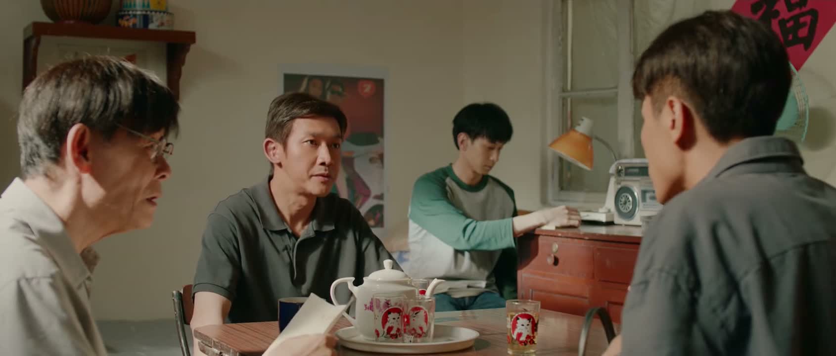 把那个肇事司机找出来至少