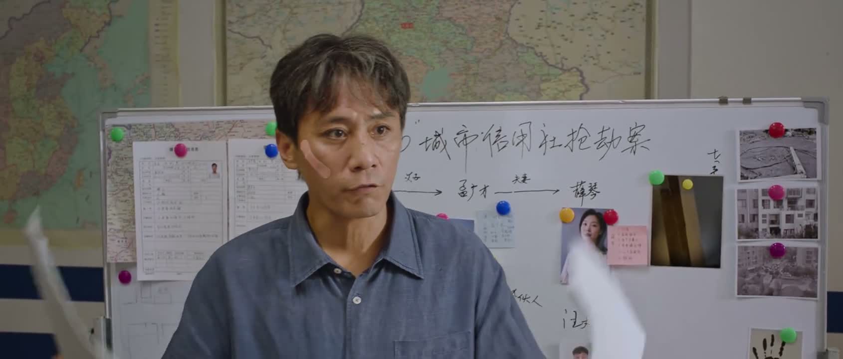 两份笔录几乎完全一样