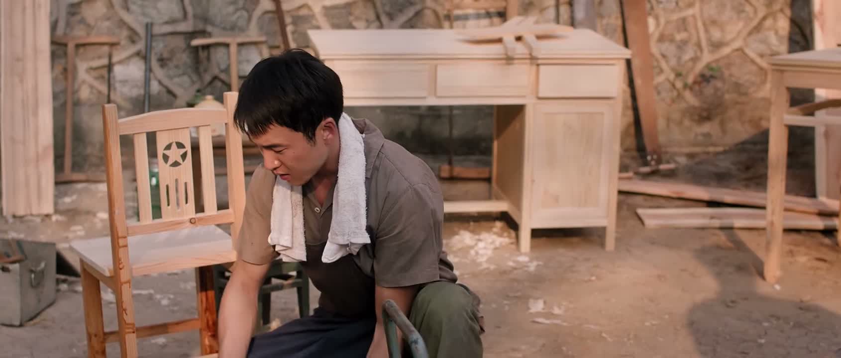 现在突然让我拿笔杆子