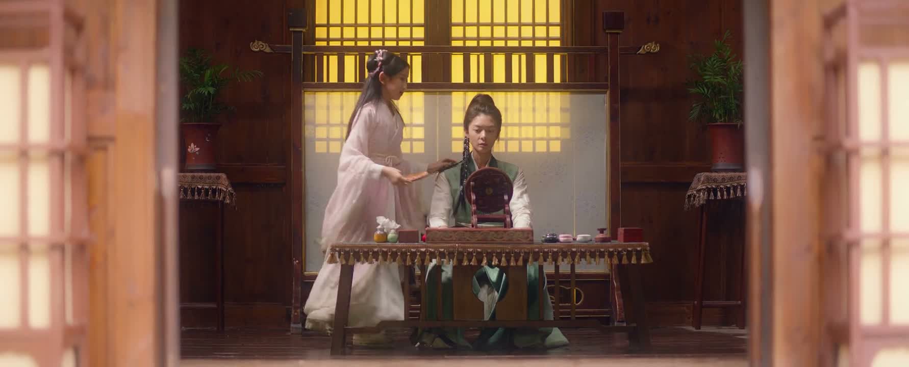 看在我帮你梳头的份上