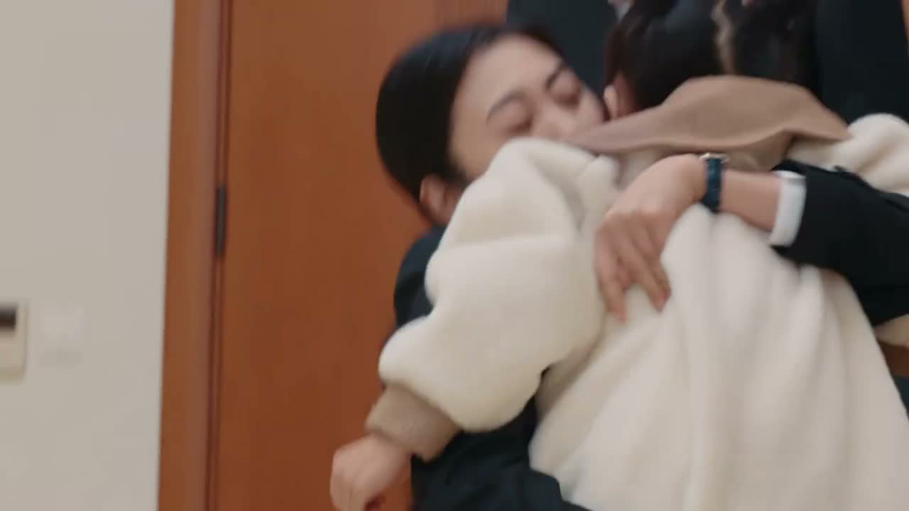 阿姨抱抱 阿姨抱抱