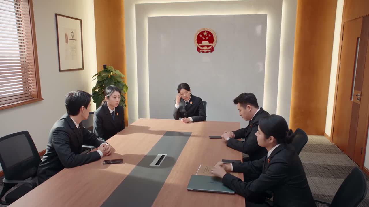 更何况人家把孩子扔在咱法院了