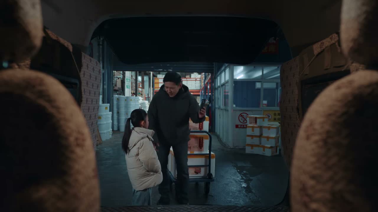 来 让妈妈看看你的手表