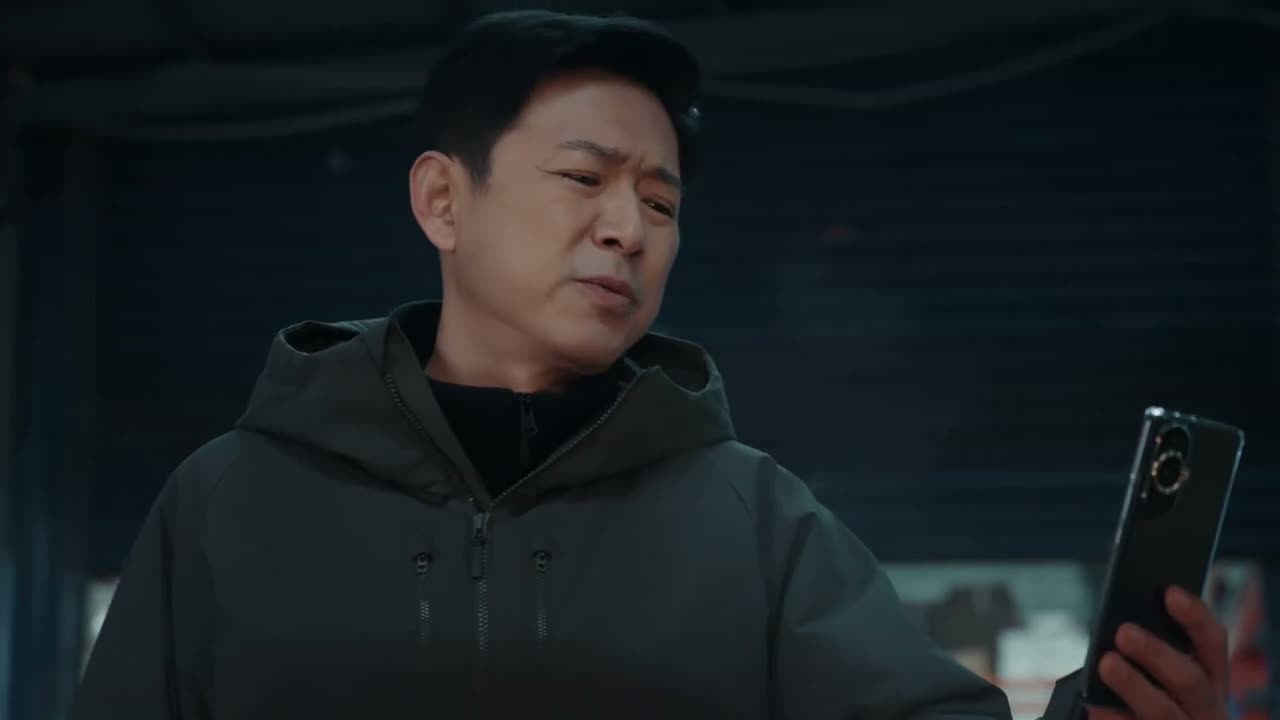 手表当然在手上戴着了