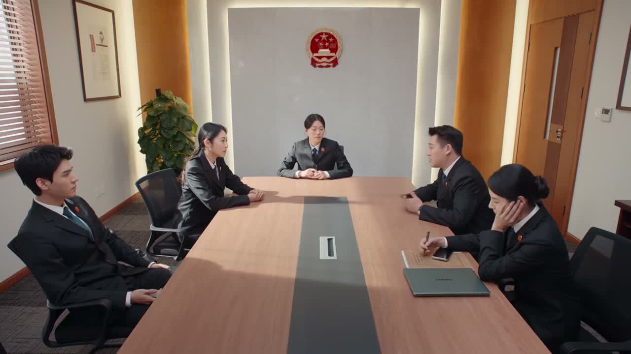 也是隔了好几天才联系上的