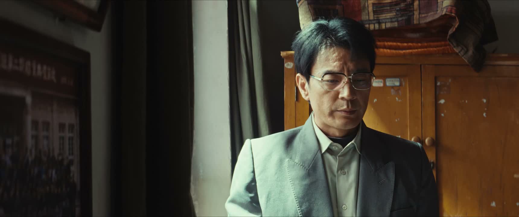 把他的亲朋好友 都过了一遍