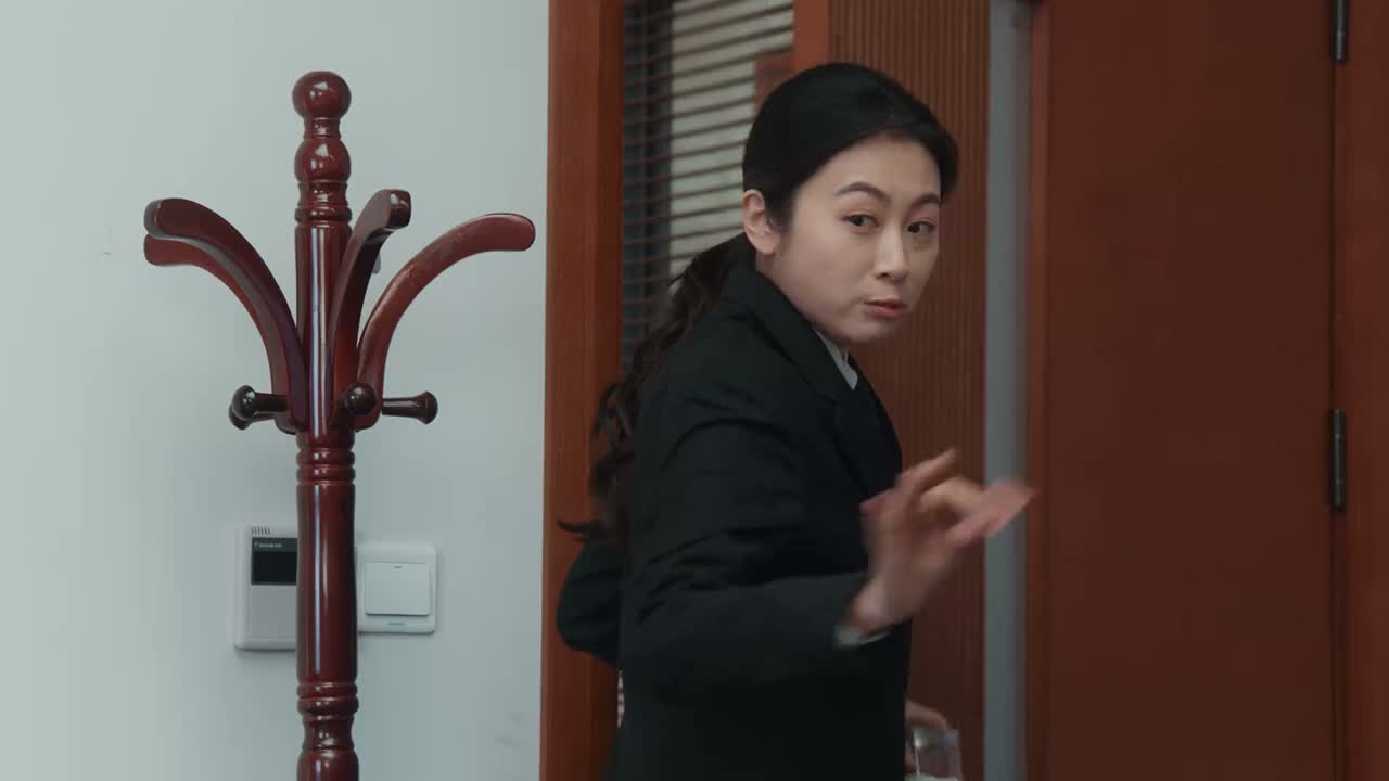 没事没事 你吃你的