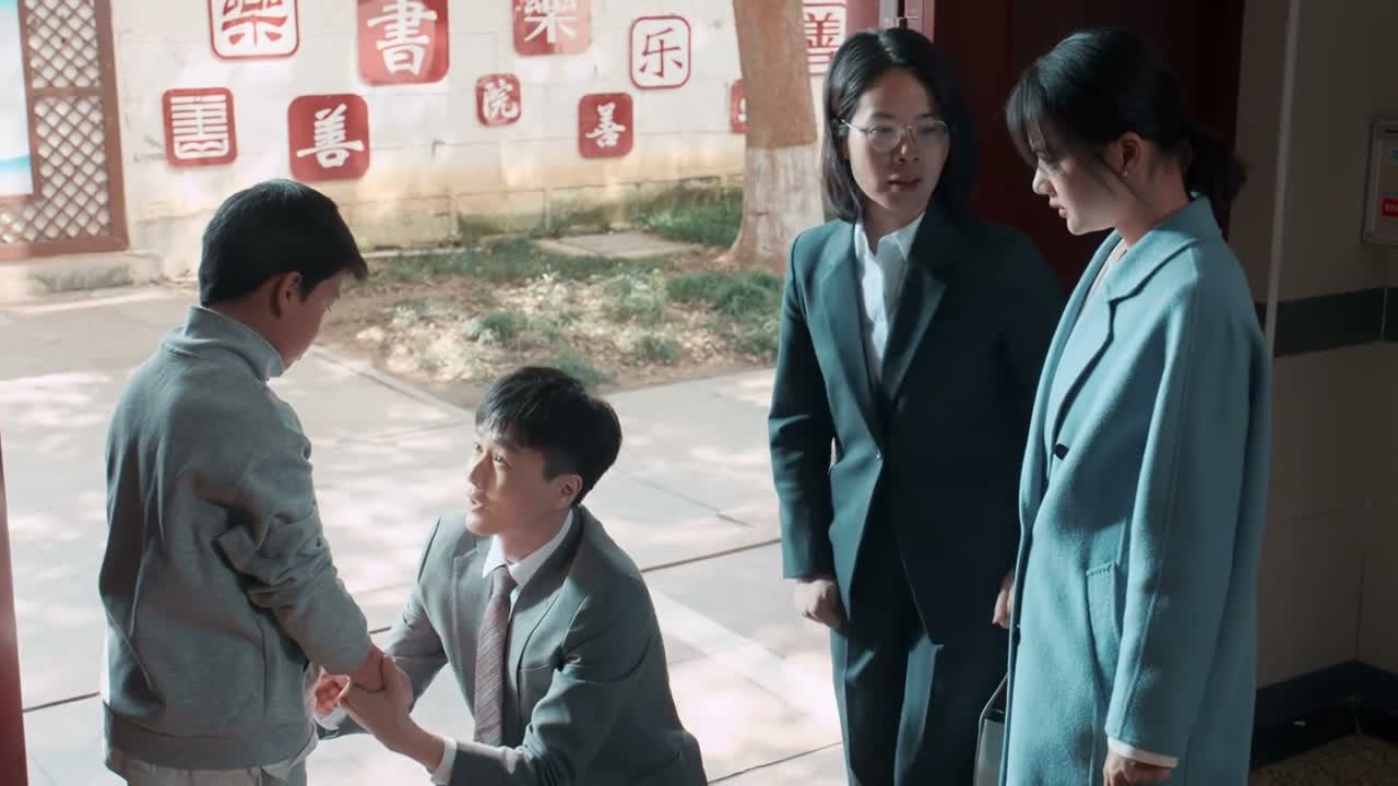 叔叔阿姨跟你拉过勾的