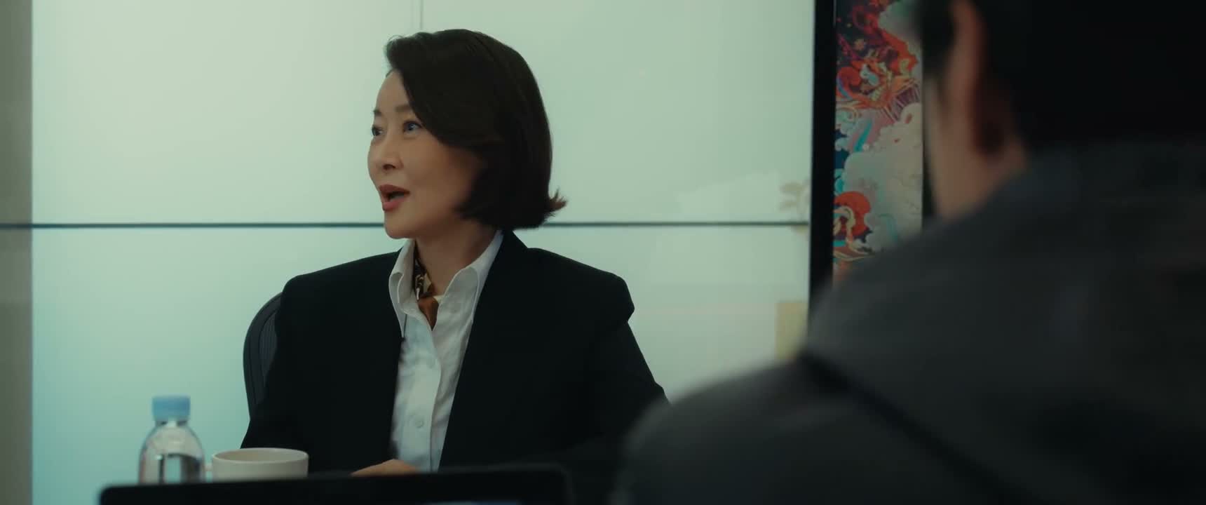 接二连三地在出现事情