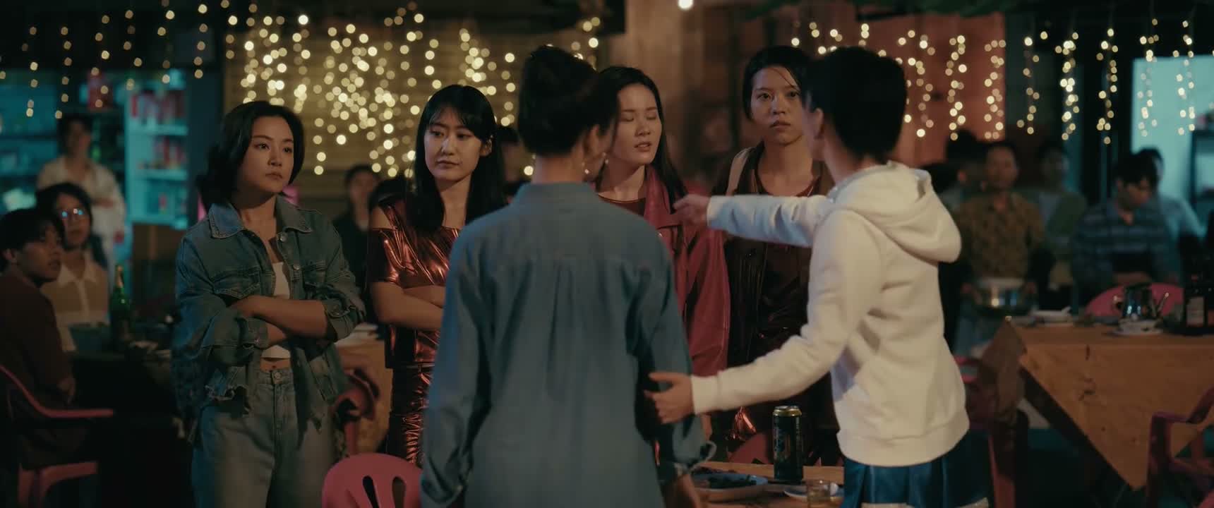 今天晚上的宵夜我们来请 行不行
