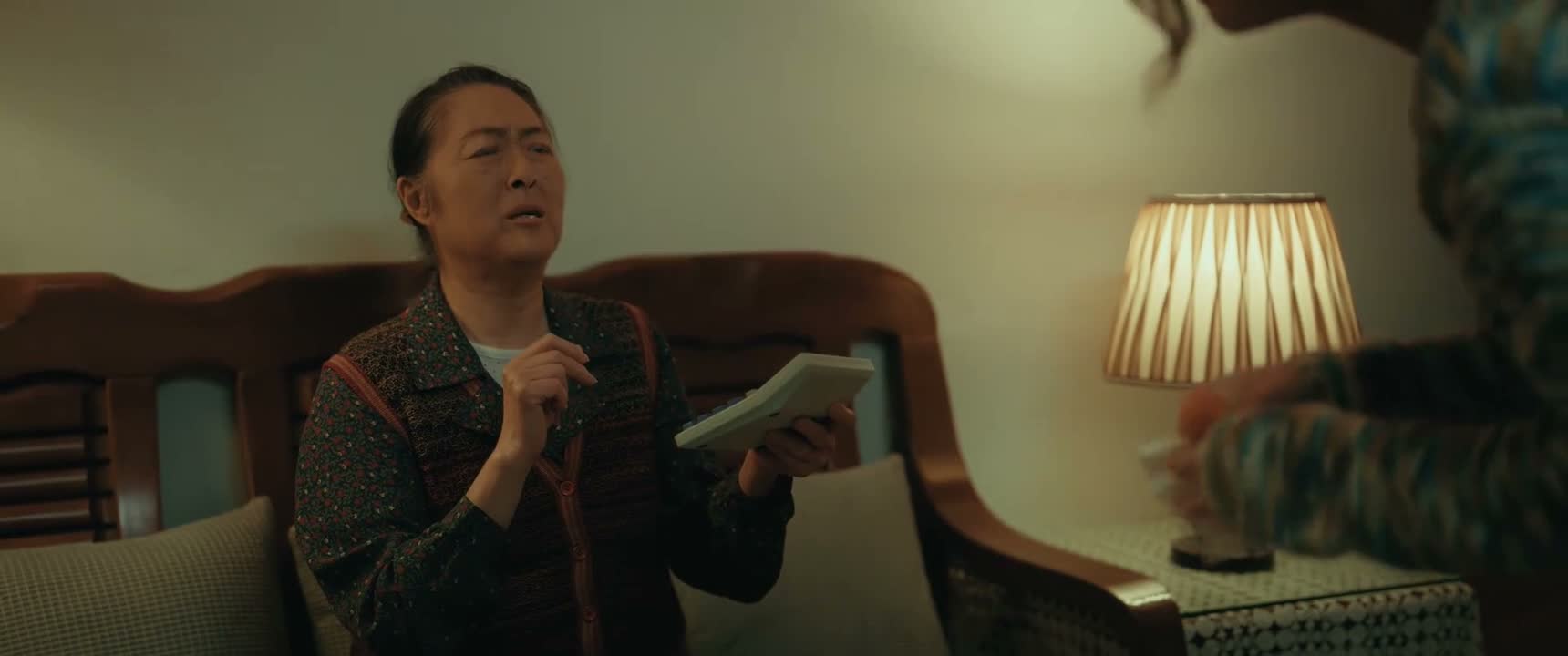 你别站这里 挡我光了你 你 那边站 那边站