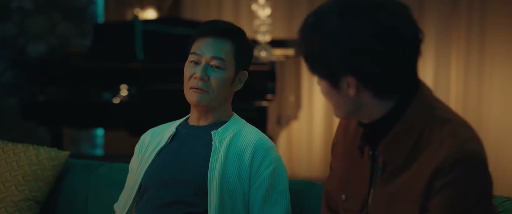 你呢 也不可能 真的在酒吧夜店里面找女朋友