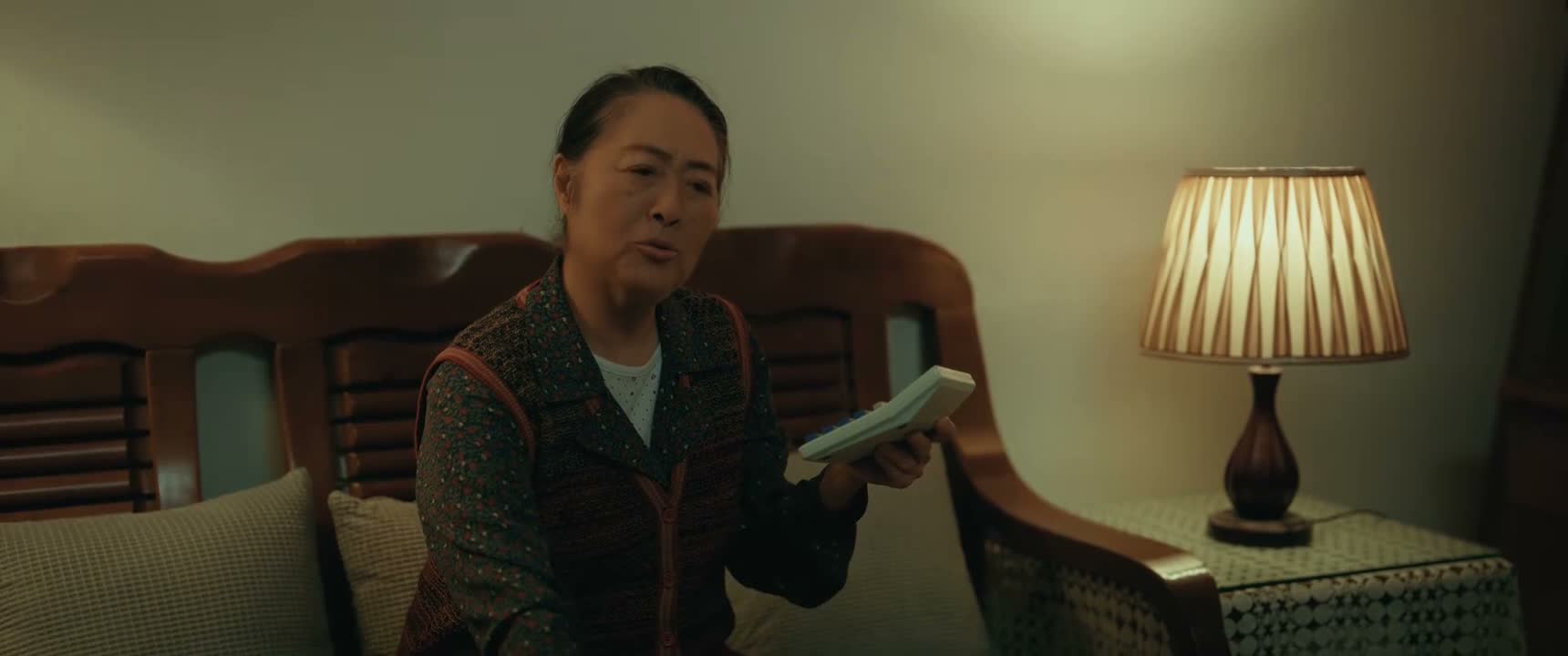周叔爸爸住院了 想预支下月薪水 我答应他了