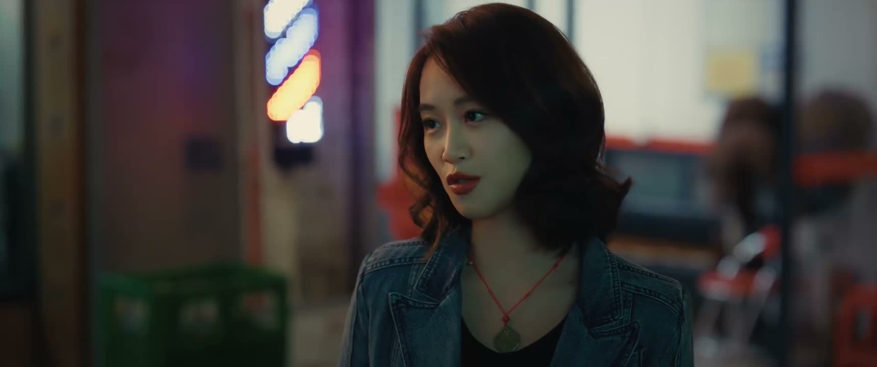 最终认同了她的想法吧 什么认同