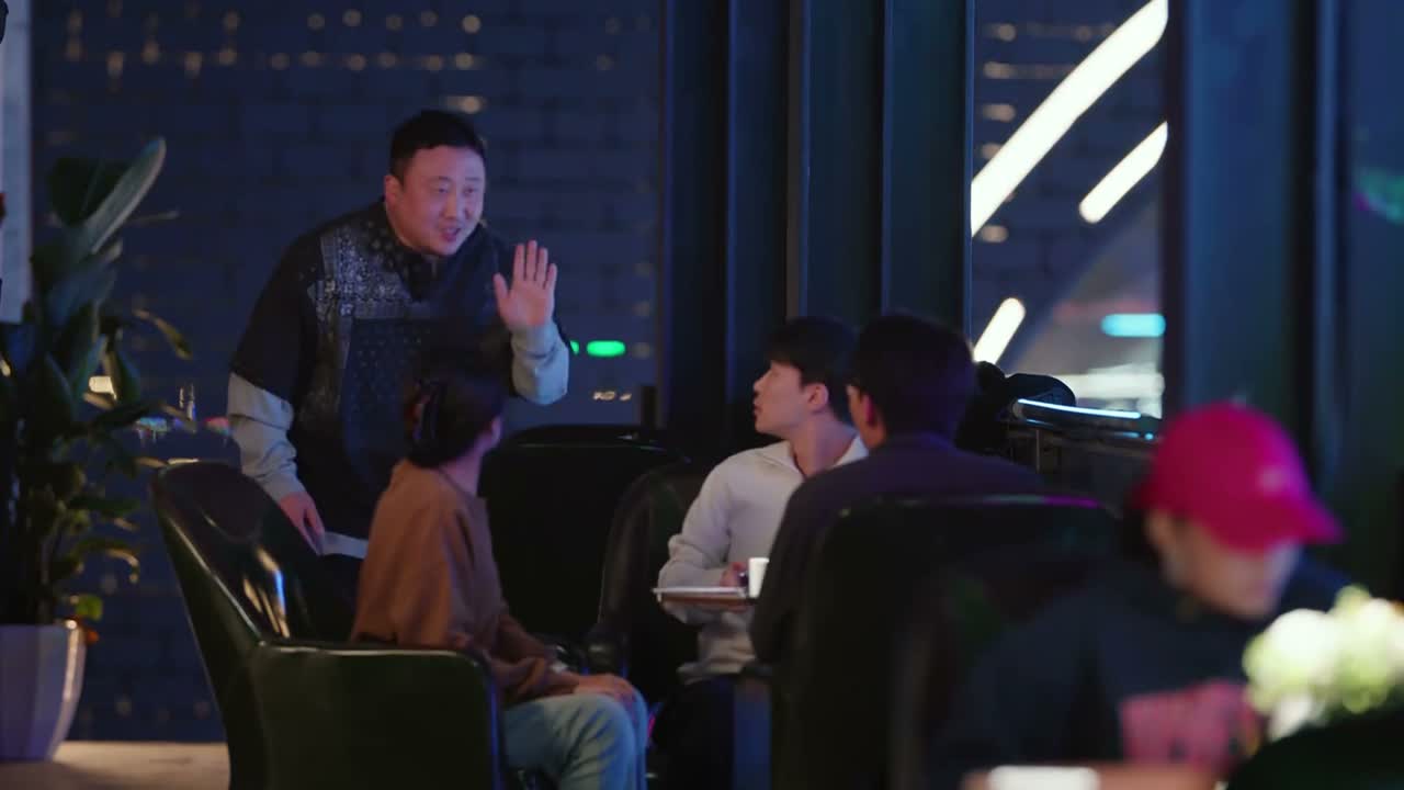 几位不好意思打扰一下啊 这我们这咖啡区域是