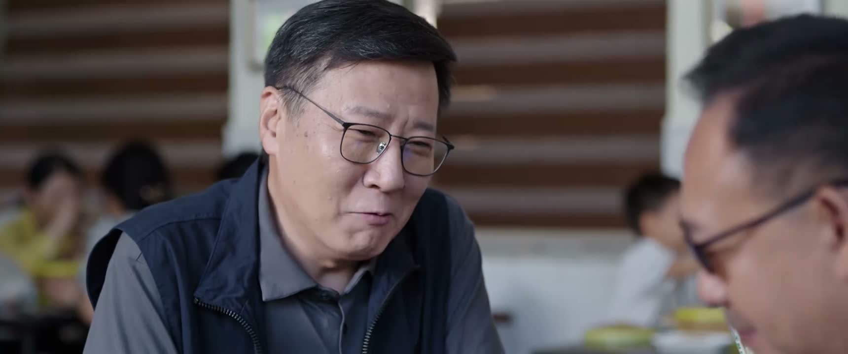 跟我还客气什么呀