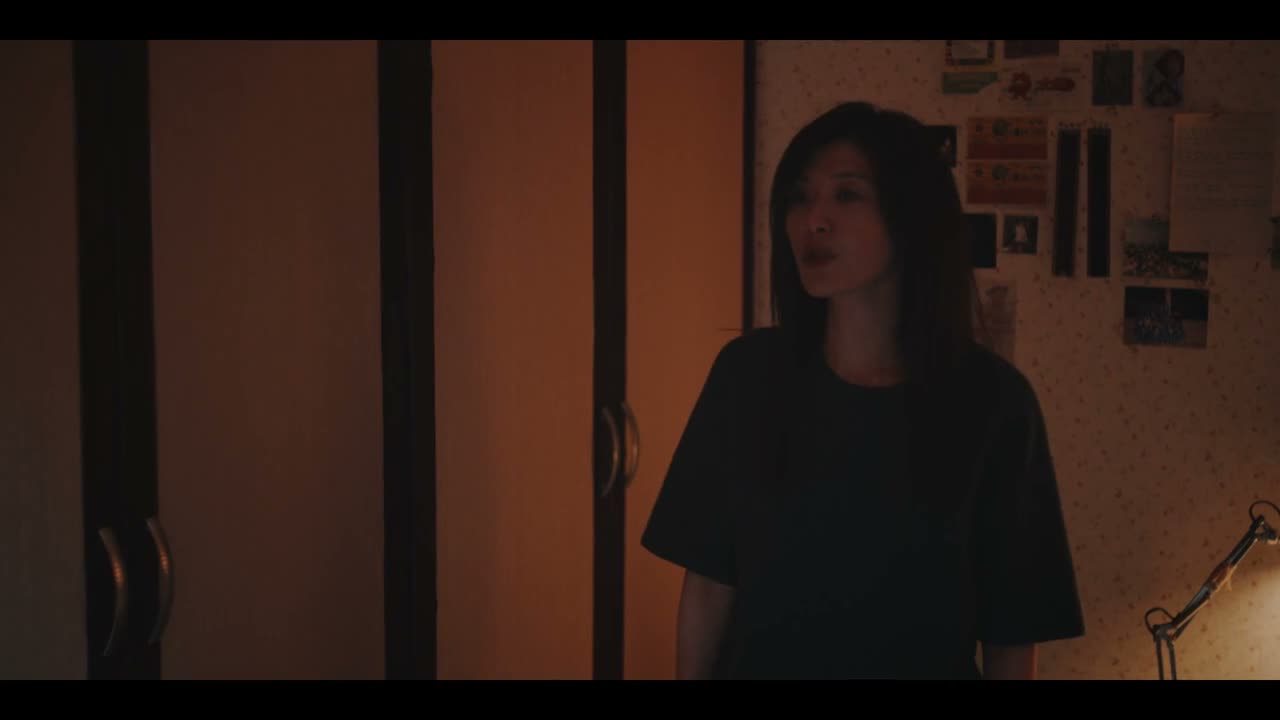说不定你现在下去 她已经坐在沙发上等你喽
