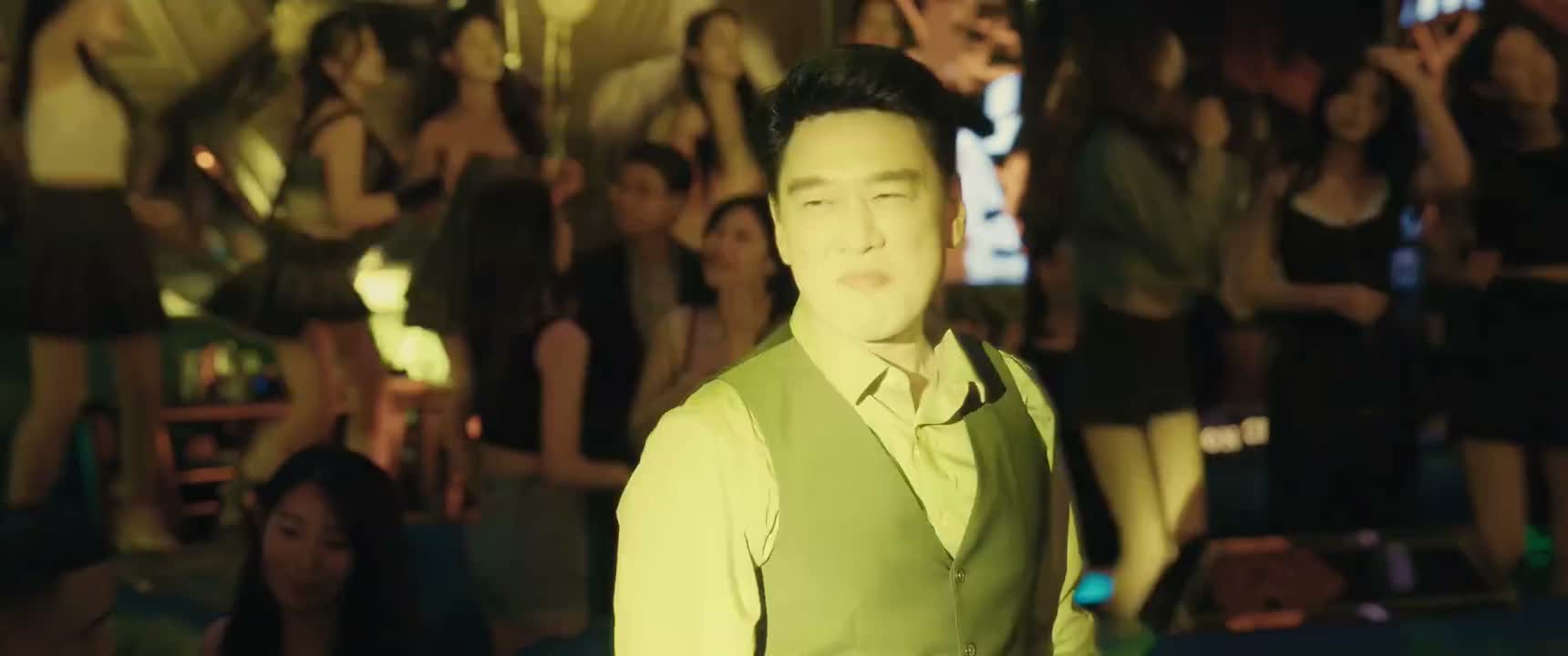 你俩别耍赖啊 干了干了 都一起干了