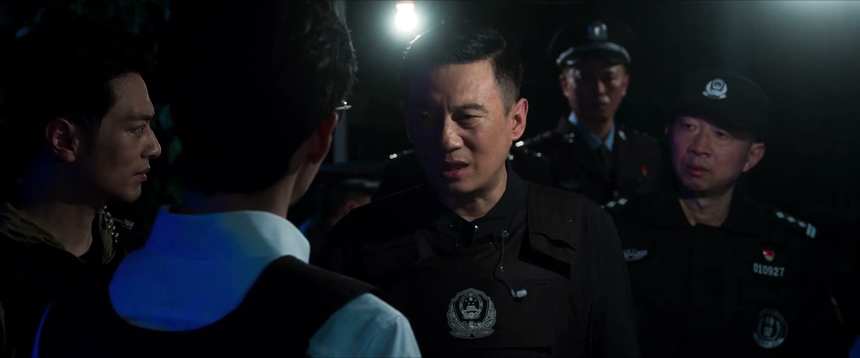 不管他提出什么要求 你都答应他