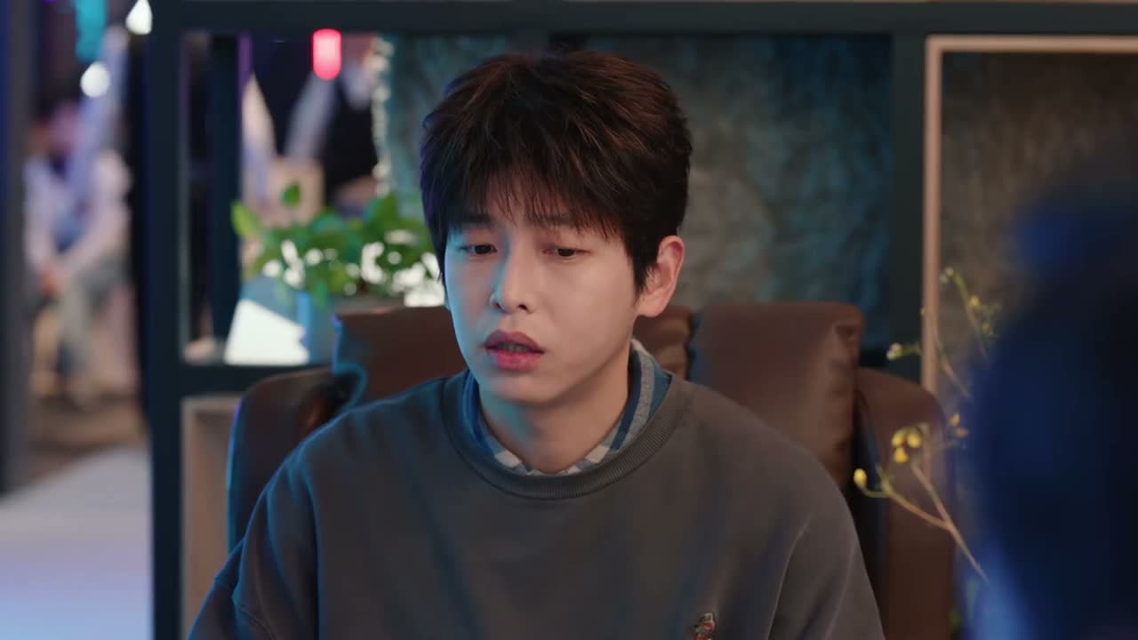 而且整个人看着开心了好多 裴总