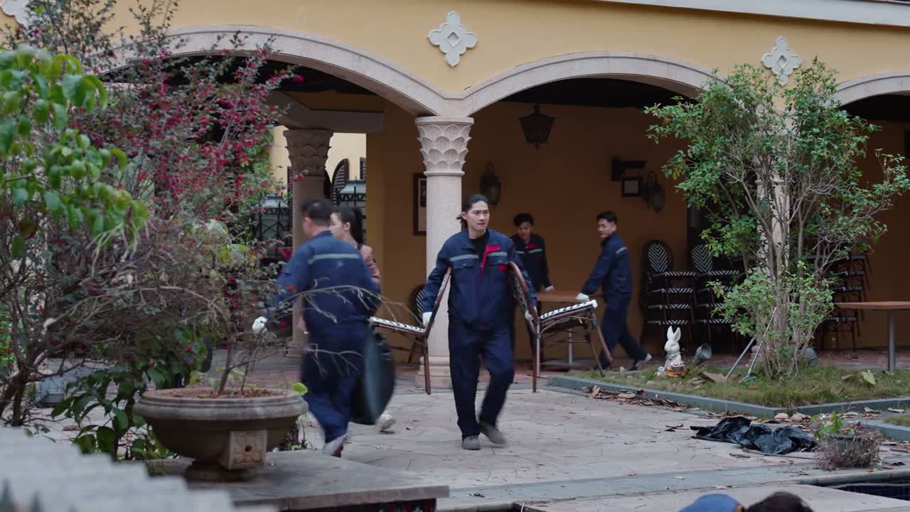 慢点慢点 不好意思啊 楼上来两个人啊