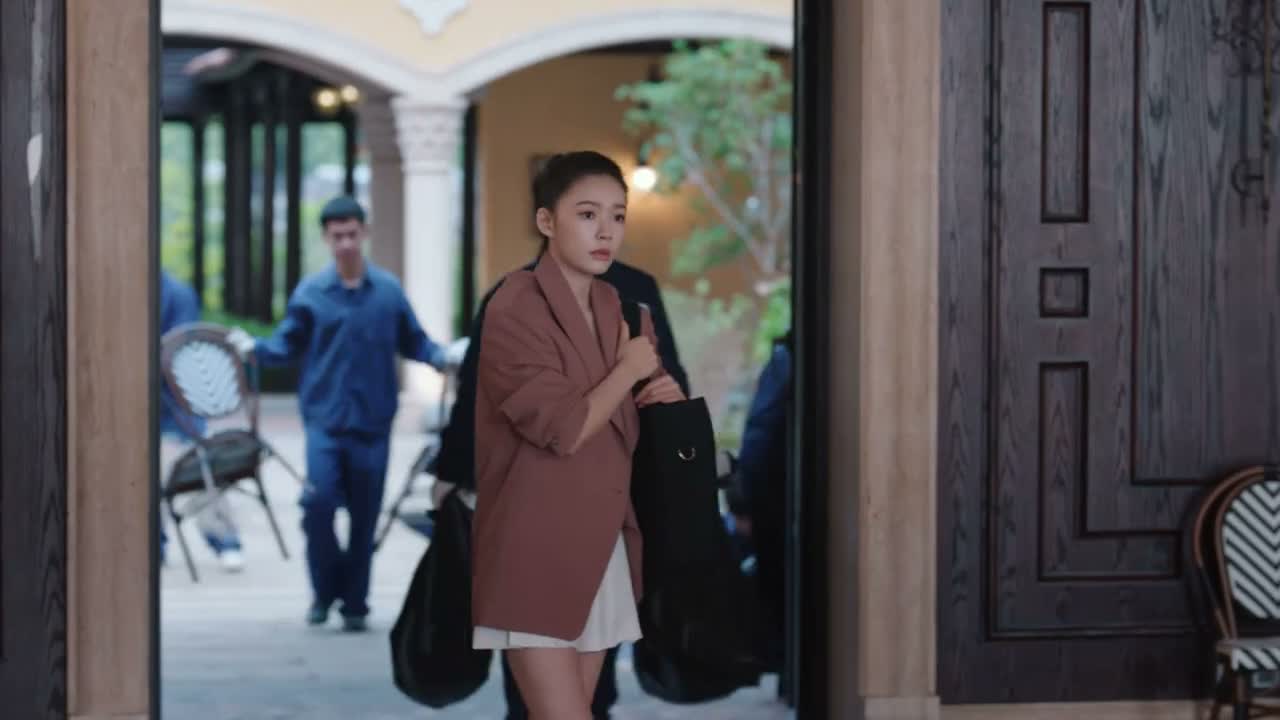 你这到底放哪儿 我想一下 裴总