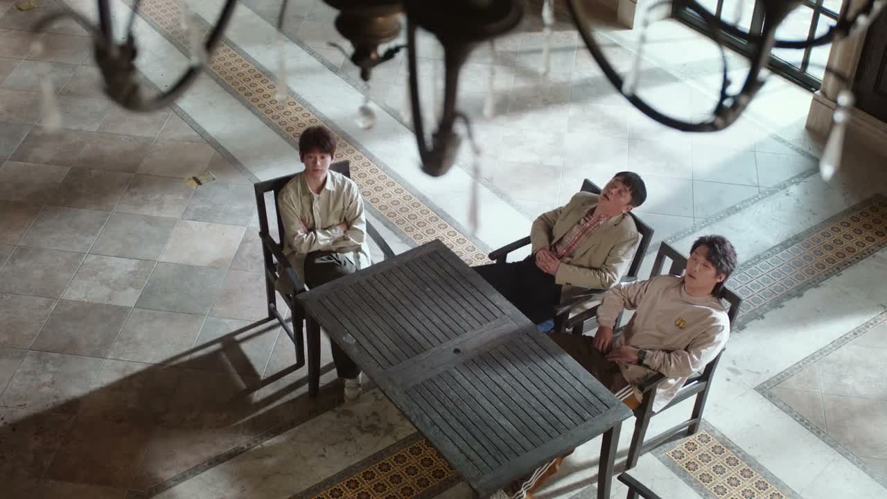 裴总 裴总 不好意思 不好意思