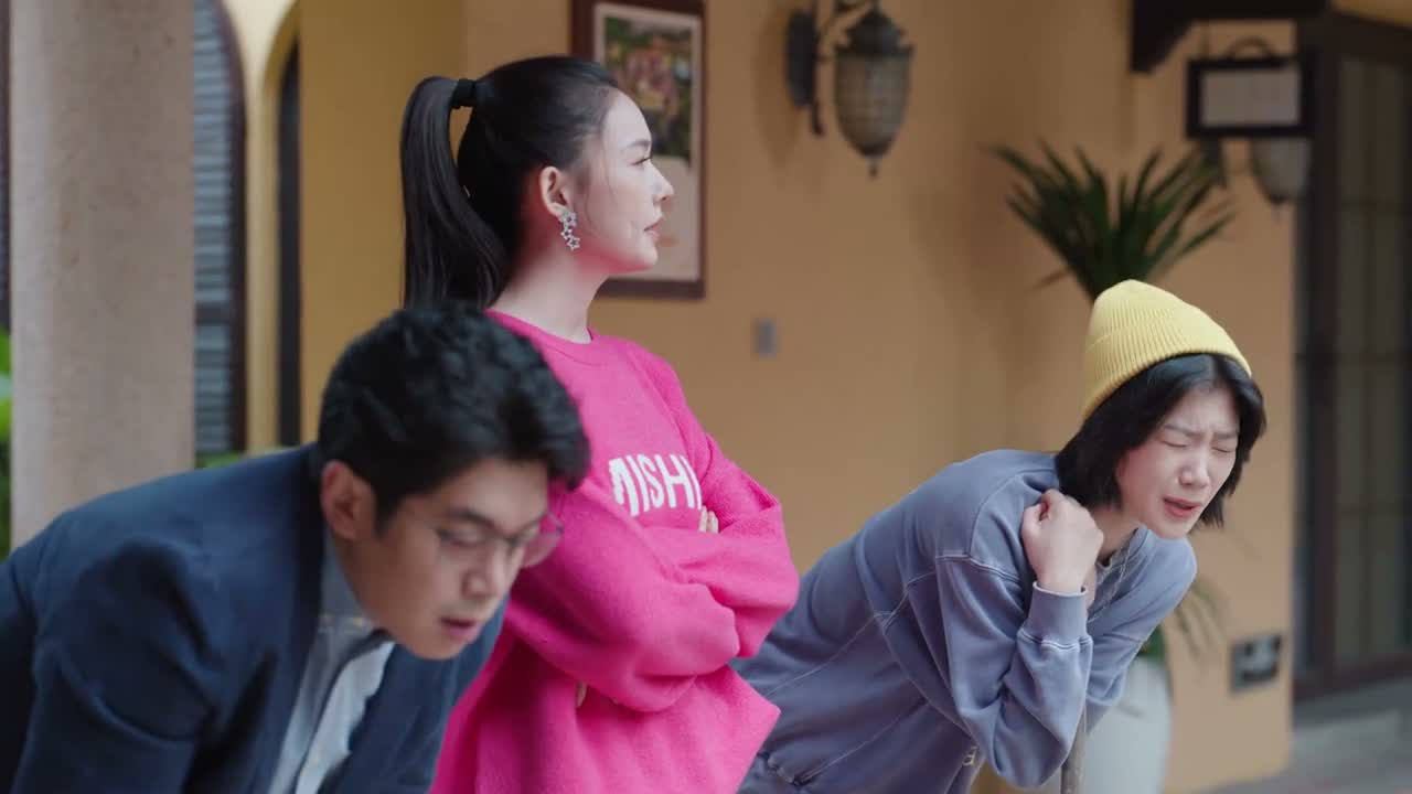 怎么吃个饭这么费劲呢 林晚