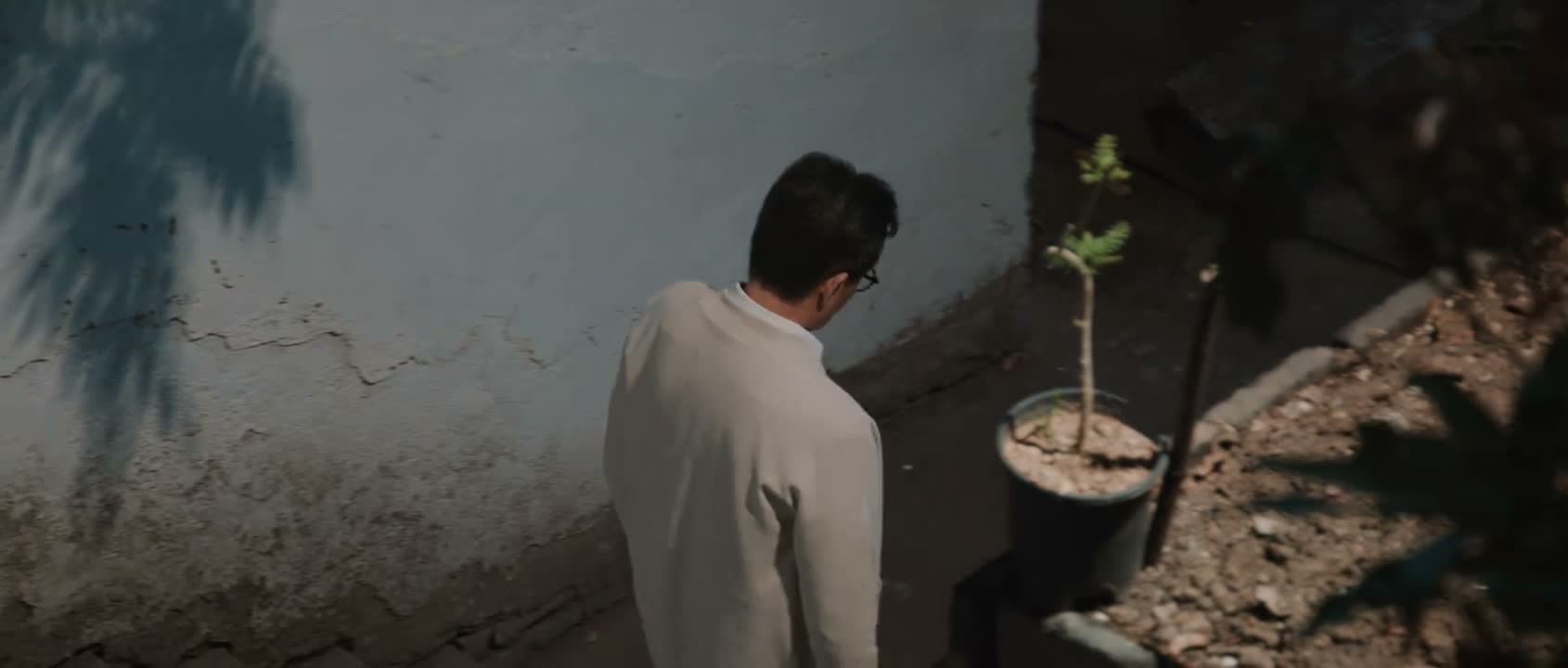 你连眼睛都看不到我们