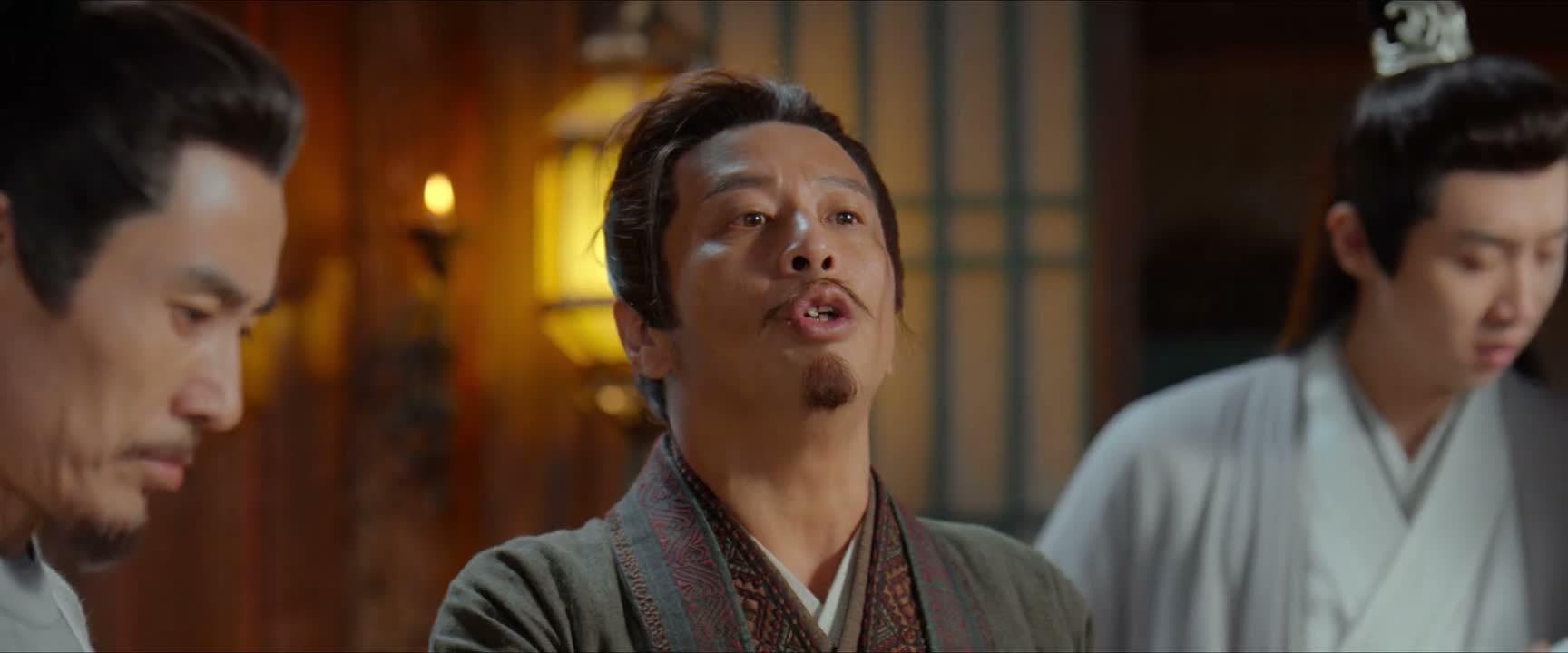 只以浓墨衬黑白