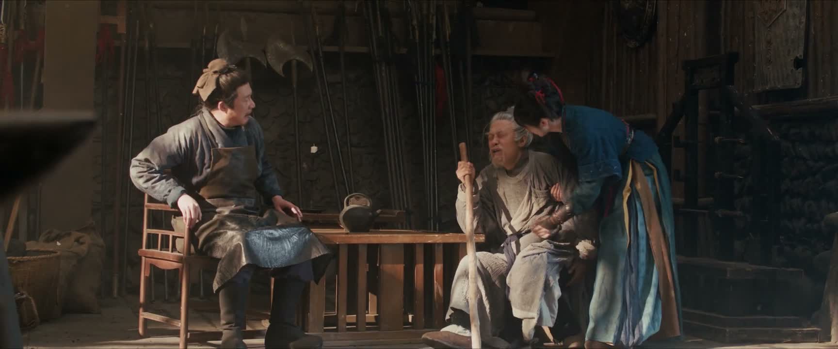 你为什么让他坐椅子