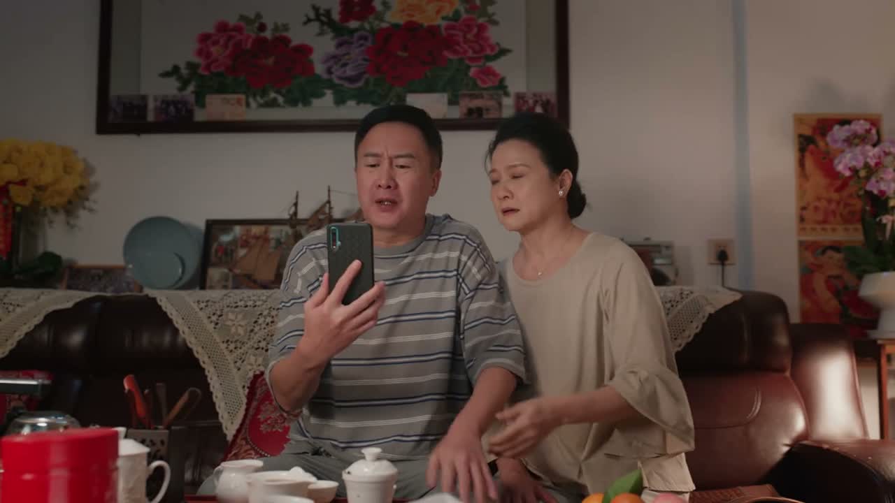 别听你妈胡说八道 我才不跟那姓葛的一般见识呢