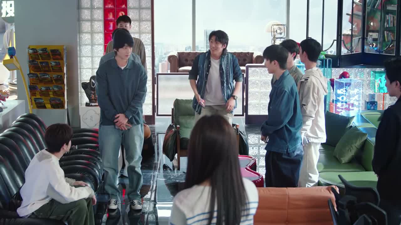 不是 大老板来了就不敢玩游戏了