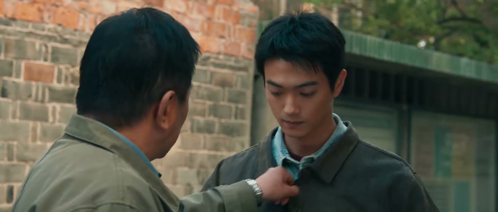就不知道给爸爸打个电话
