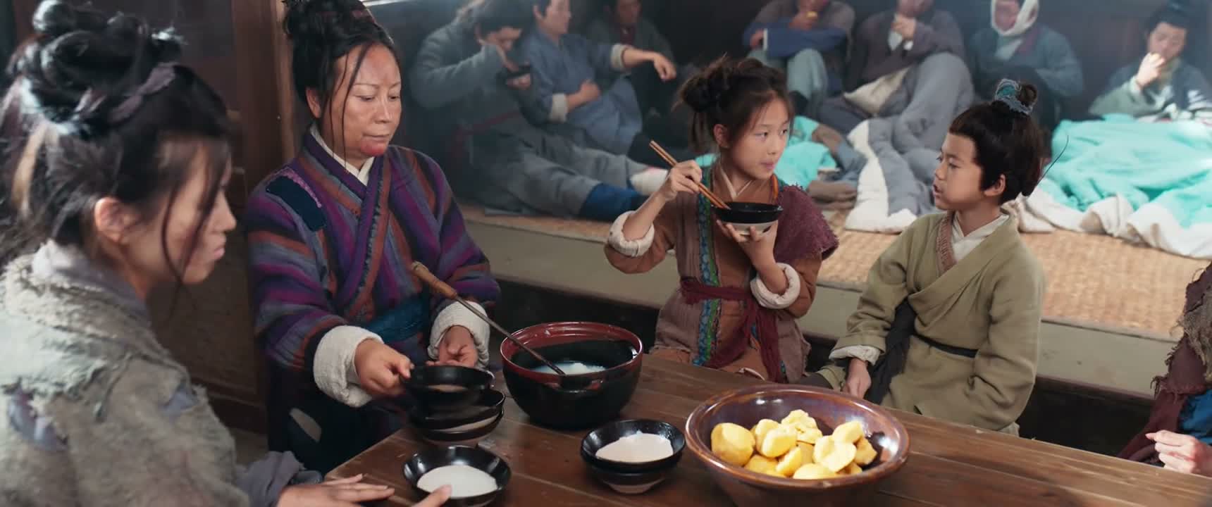 不光自己逃了出来