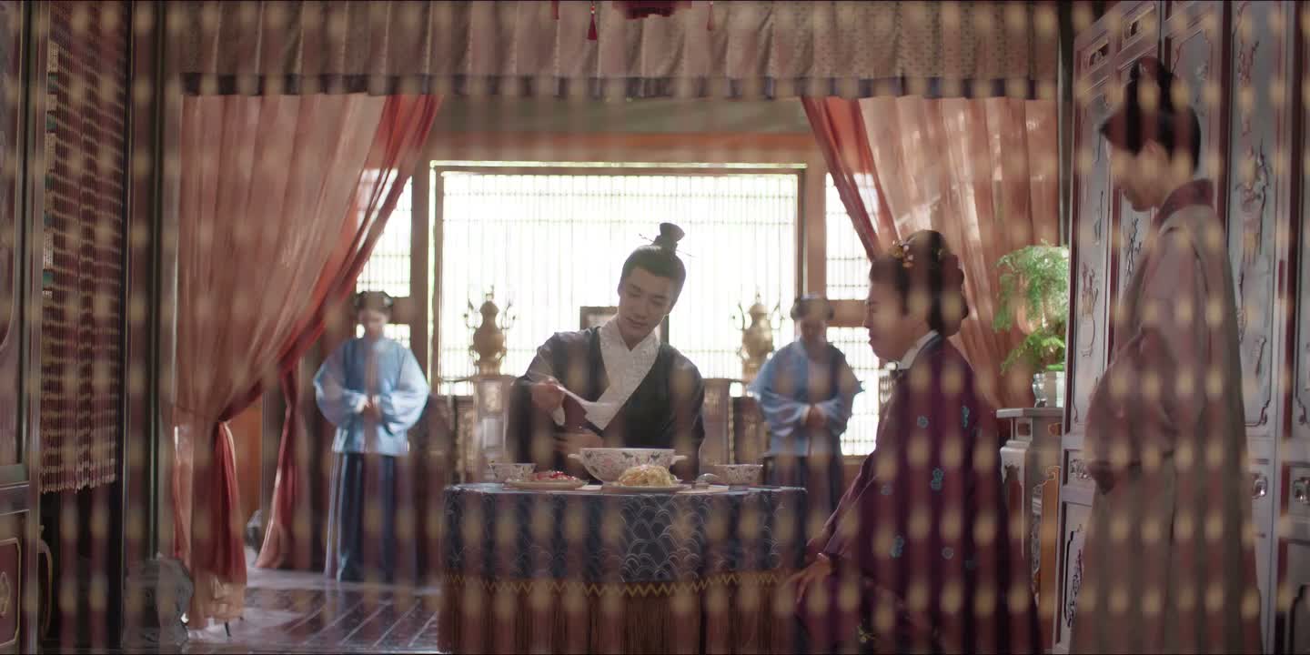 一个个满肚子的心眼儿
