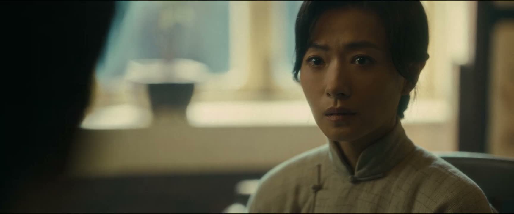 眉毛又直又浓