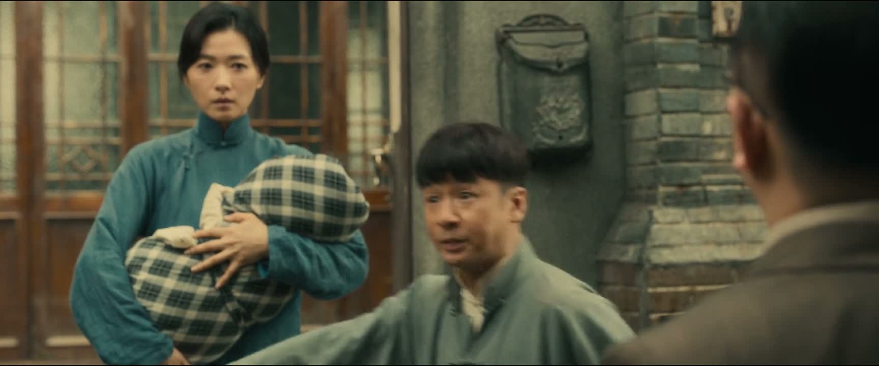 你们谁都不能进 我告诉你们