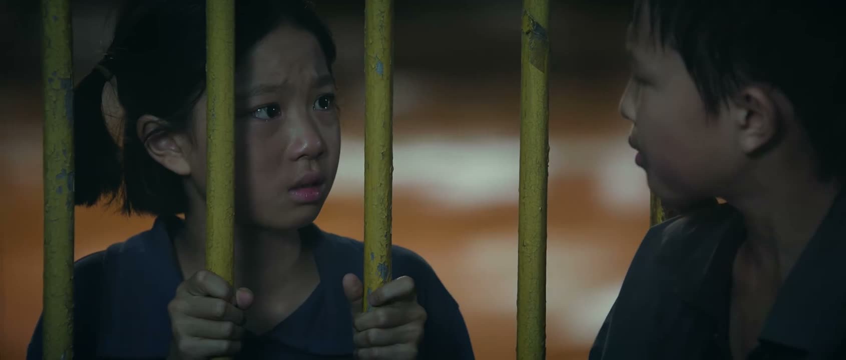 瓜娃 你回去干啥呢嘛