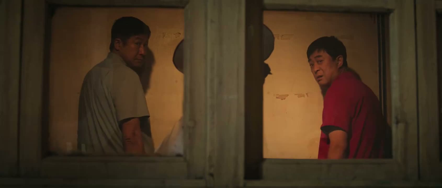 啥咋了 我说错了 你是公安