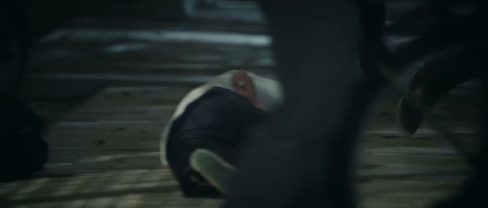 走 走 走 闪开