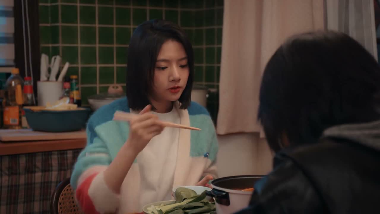 既然你俩决定在一起了 就别多想