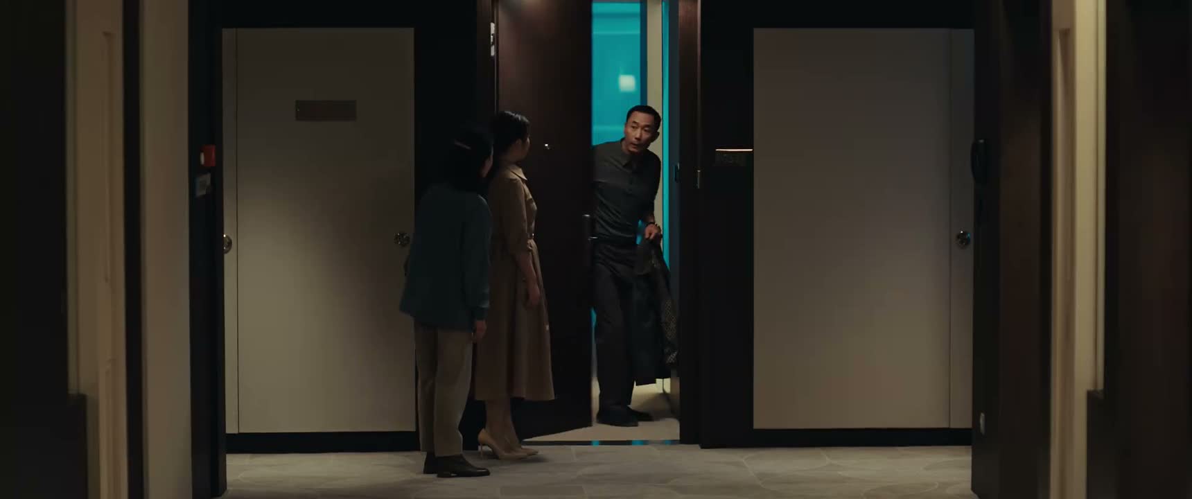 干吗 走了 快点啊 吃早饭了 这么快