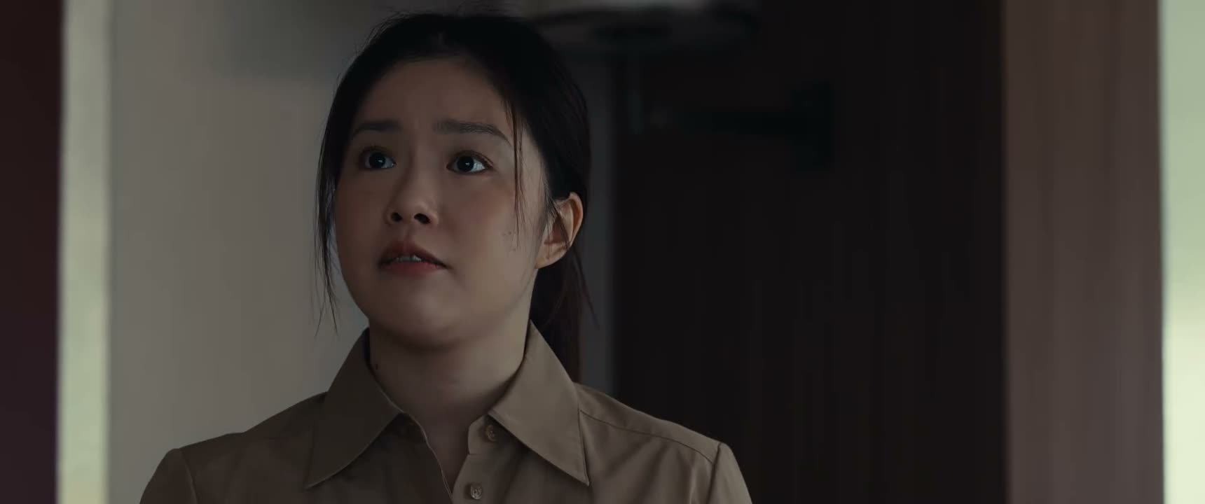 还要在今天这样的日子 忍受你的出轨和背叛