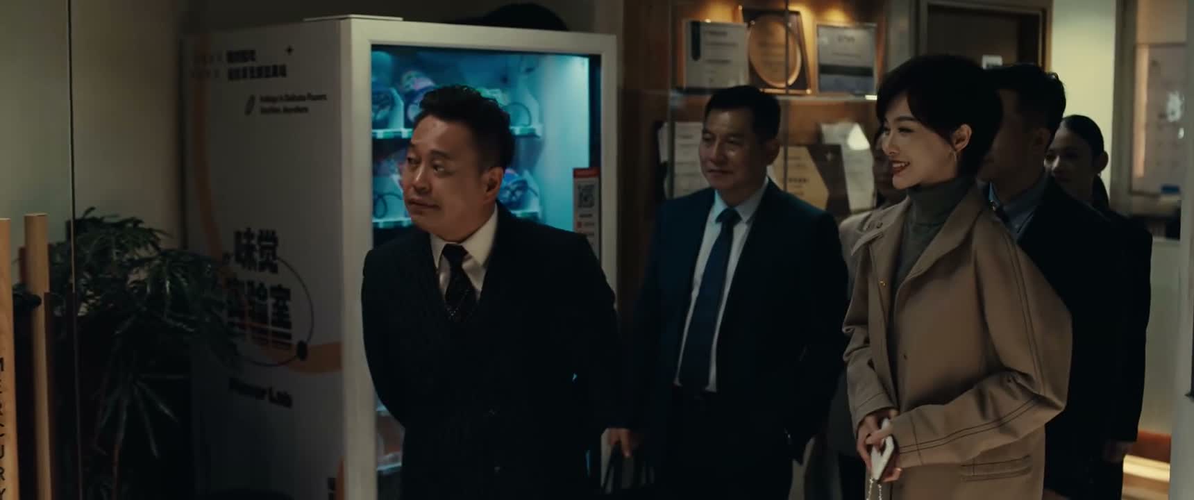 来来来 昆总 来 这边 昆总你好