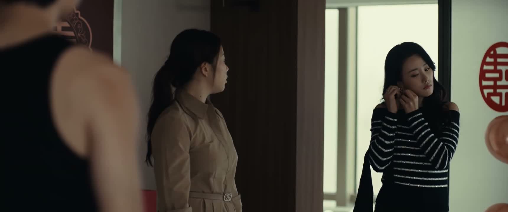 要么留下来吃酒席 我给你留个位子