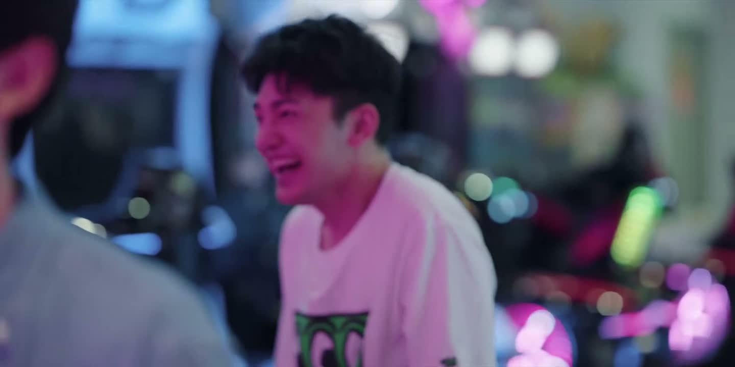 也许应该像此刻一样快乐