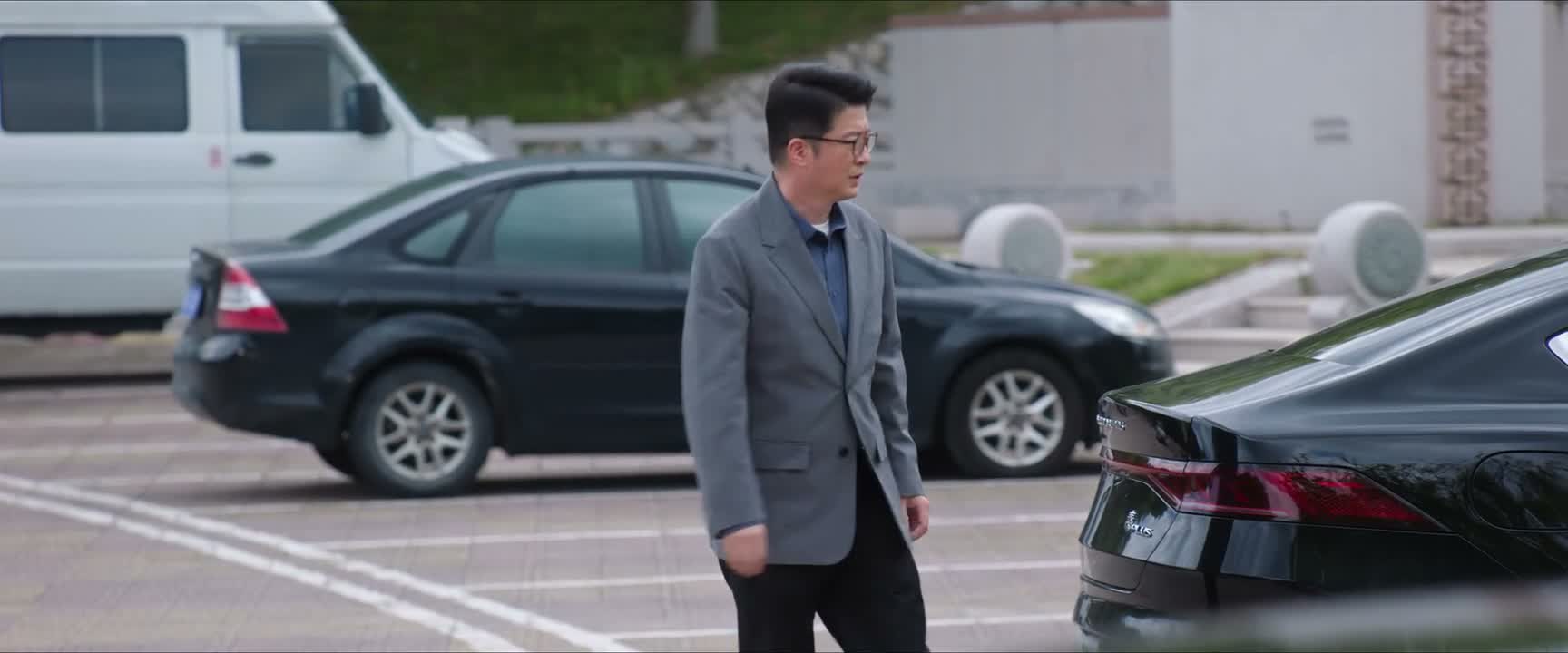 来就来吧 还带个外人