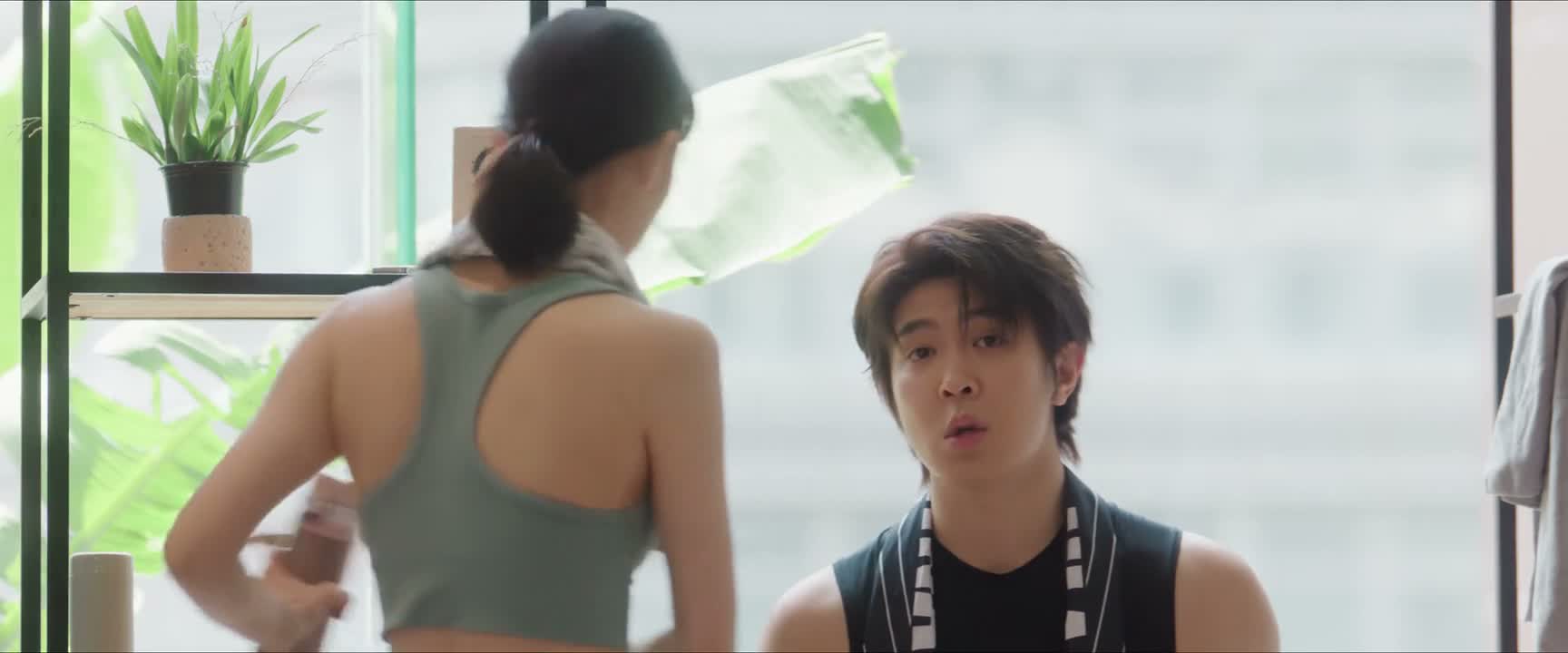 你要是不去 我就给你买九百九十九朵玫瑰